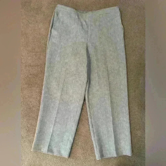 Like New Light Gray Alfred Dunner Pull on Pants - Picture 2 of 4